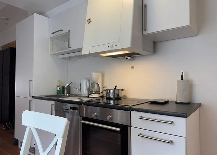 Cozy - Free Parking Apartment